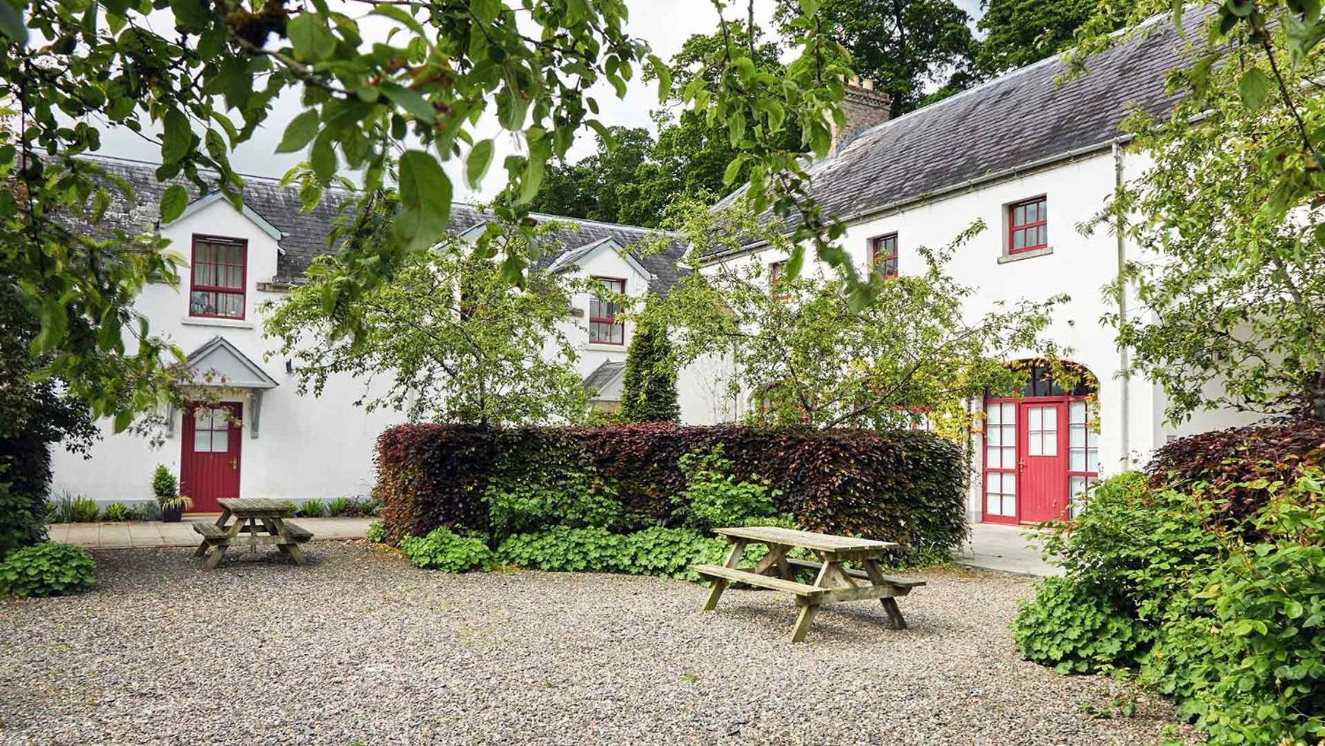 Вилла Old Stable Mews Castle Leslie Glaslough Экстерьер фото