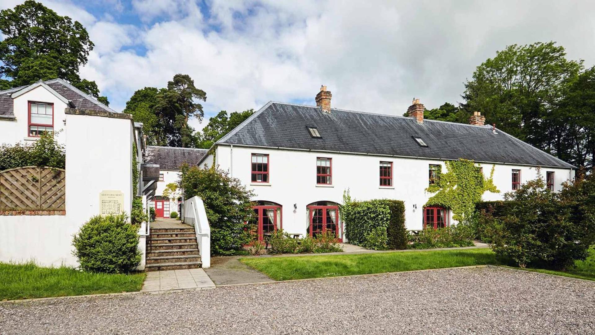 Вилла Old Stable Mews Castle Leslie Glaslough Экстерьер фото